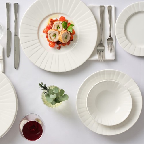 Alina_With-Food-V59.jpg